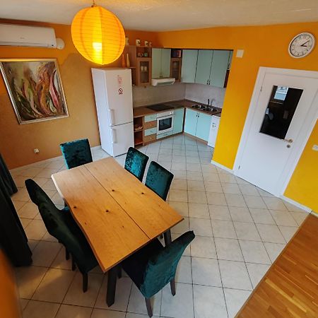 Pia Apartment Dugi Rat Eksteriør billede